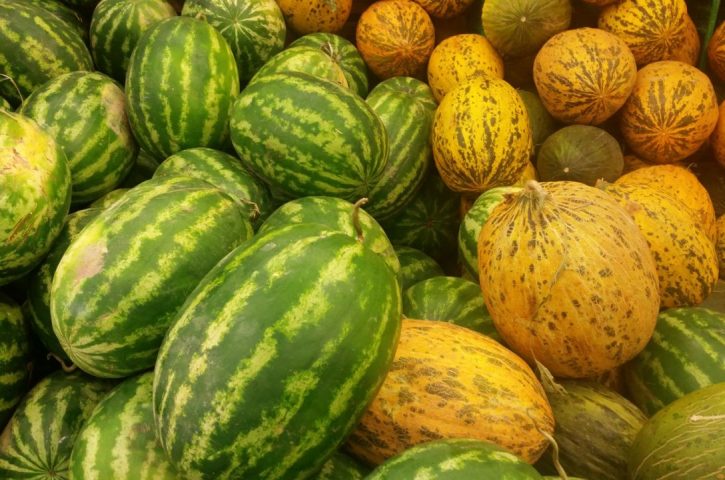 Alimente care te ajută să suporți mai ușor canicula: ce recomandă specialiștii vara