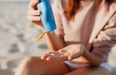 Cum alegi crema cu protecție solară potrivită: ghid complet pentru vara 2026